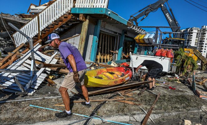 221001143953-03-hurricane-ian-1001-fort-myers