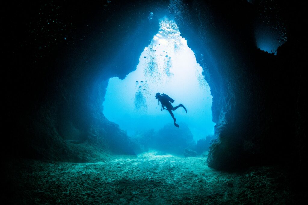 Scuba diving unlocks the depths of the ocean © kittisun kittayacharoenpong / Getty Images