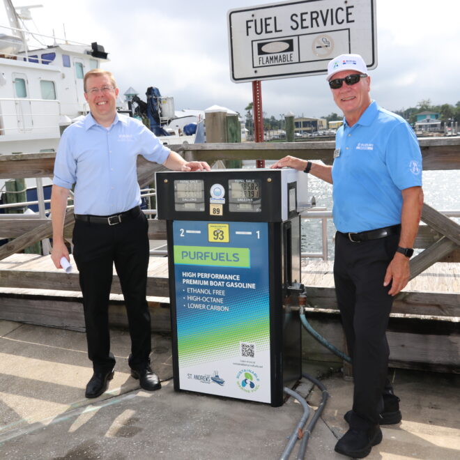 Jeff Wasil of the NMMA and Gus Blakely of Suzuki Marine USA. (Image Credit: Suzuki Marine)