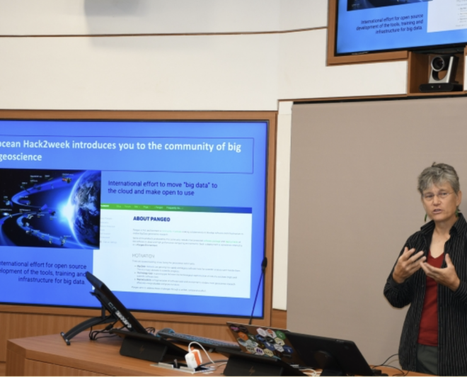 Dr. Holmes led a hack2week workshop as part of a NOAA International Fellowship in India in September 2023. Credit: International Training Centre for Operational Oceanography