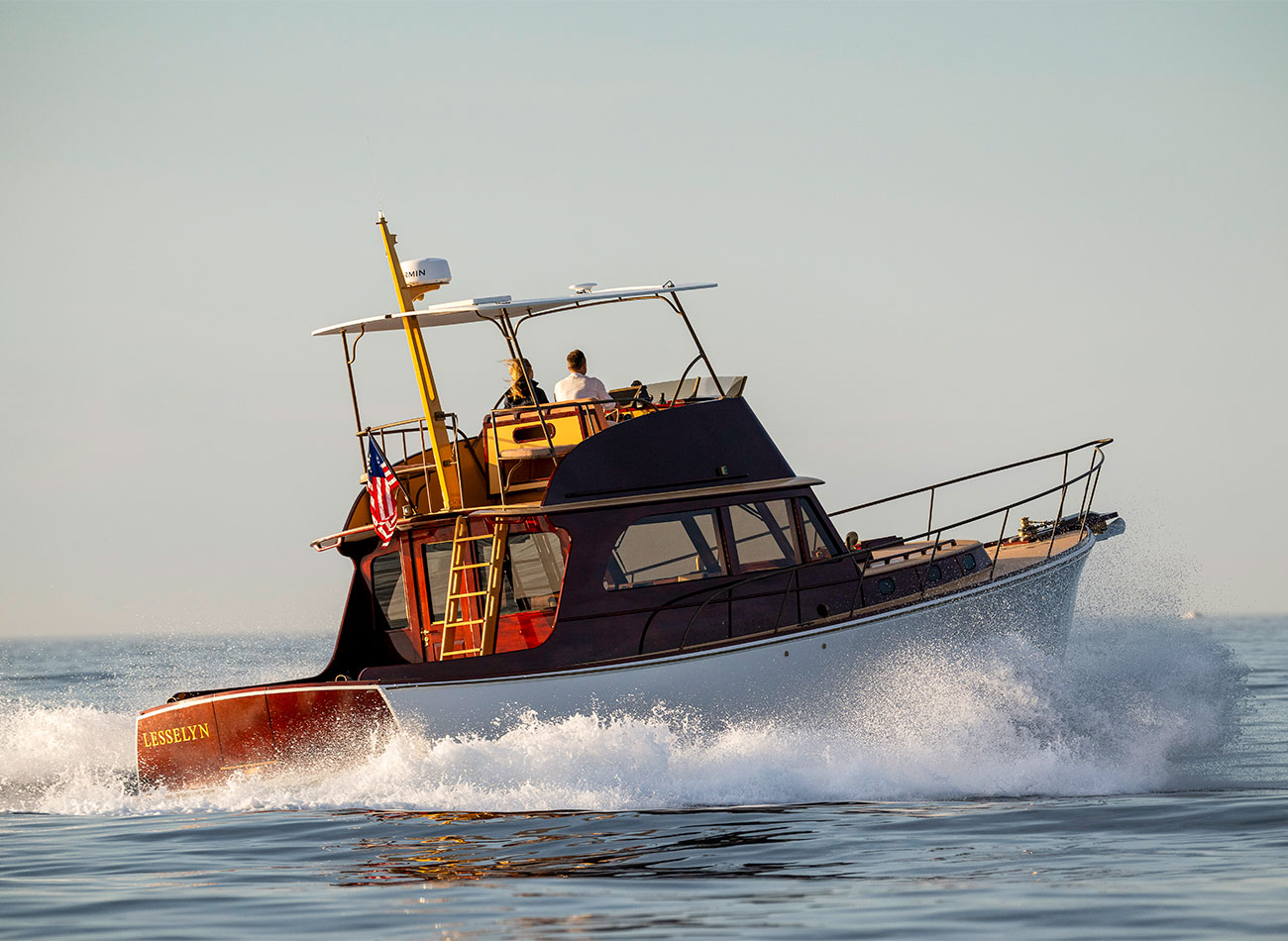 Hood 42 LM making a turn, spray from the hull